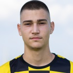 Atanas Chernev, Estrela Centre Back