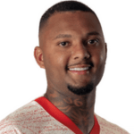 Luan Cândido, Vitoria Centre Back